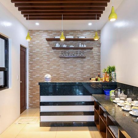 Yellowbell Hotel Batangas Luaran gambar