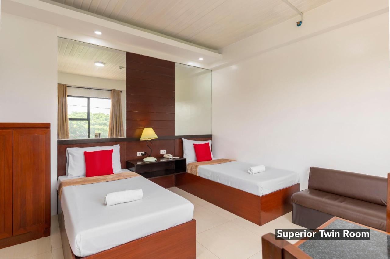 Yellowbell Hotel Batangas Luaran gambar